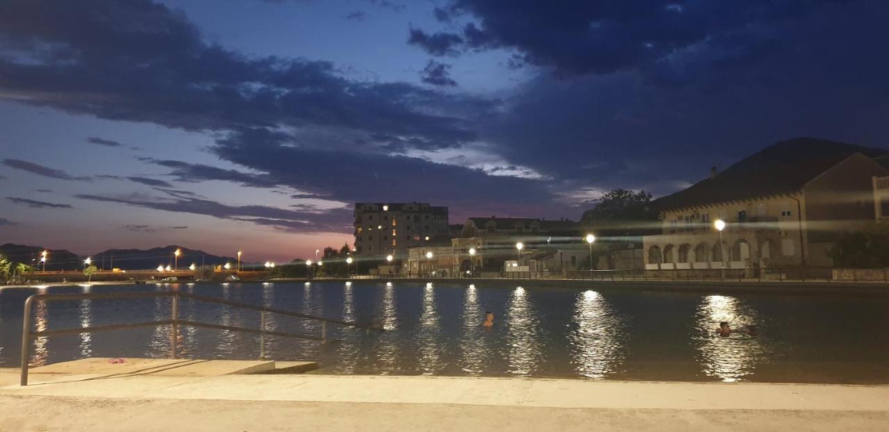 Apartman Srna Требине Екстериор снимка