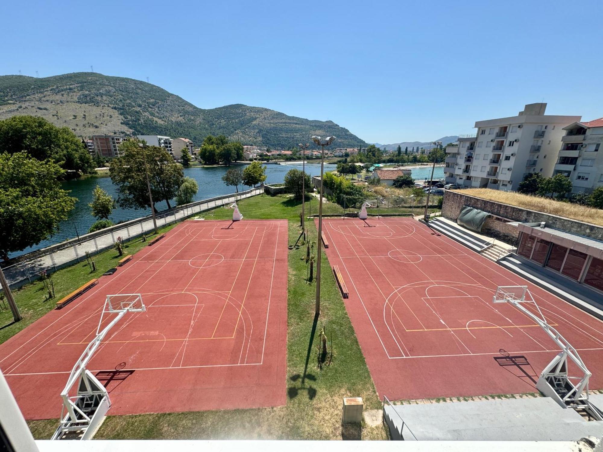 Apartman Srna Требине Екстериор снимка